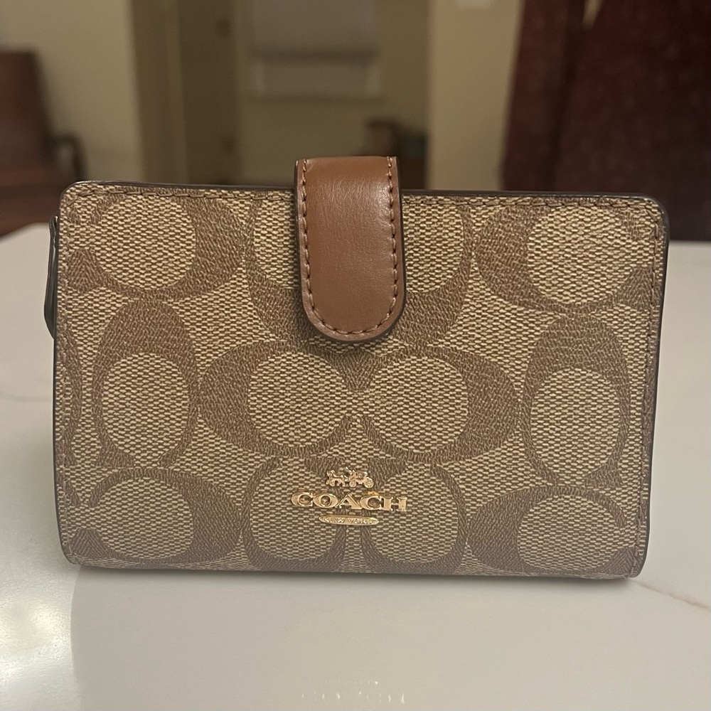 COACH Signature C Bifold Wallet